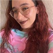 Profesora que imparte clases a niños de ESO y inferior